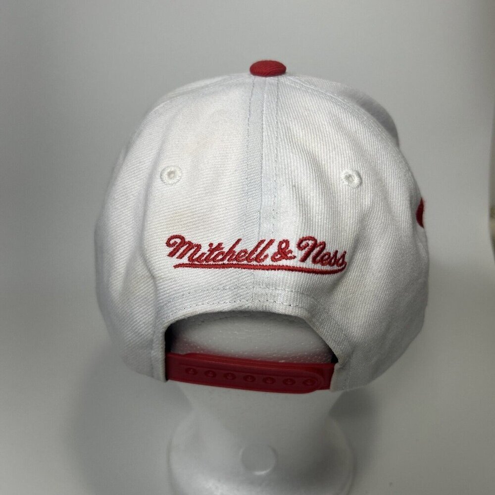 Detroit Red Wings Embroiders Logo White Hat Mitchell & Ness Hat - Picture 5 of 6